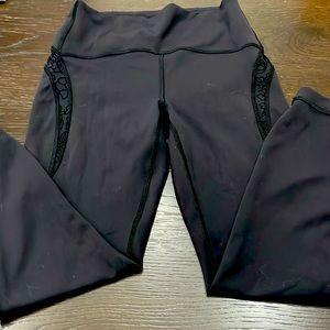 Lululemon full length size 4 velvet trim